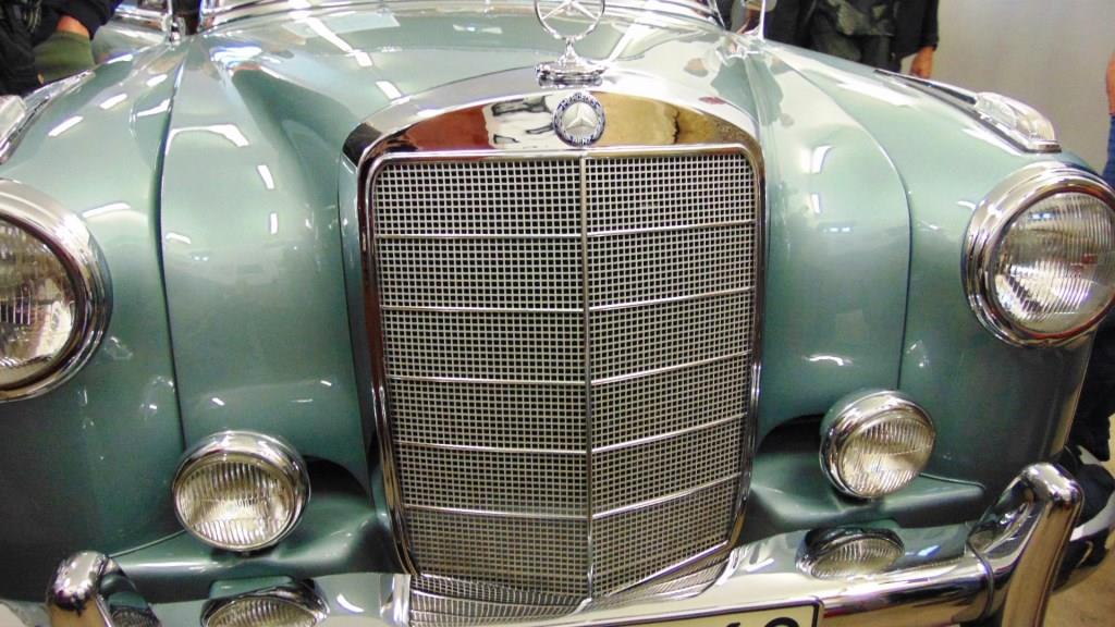 svart.kupe.front