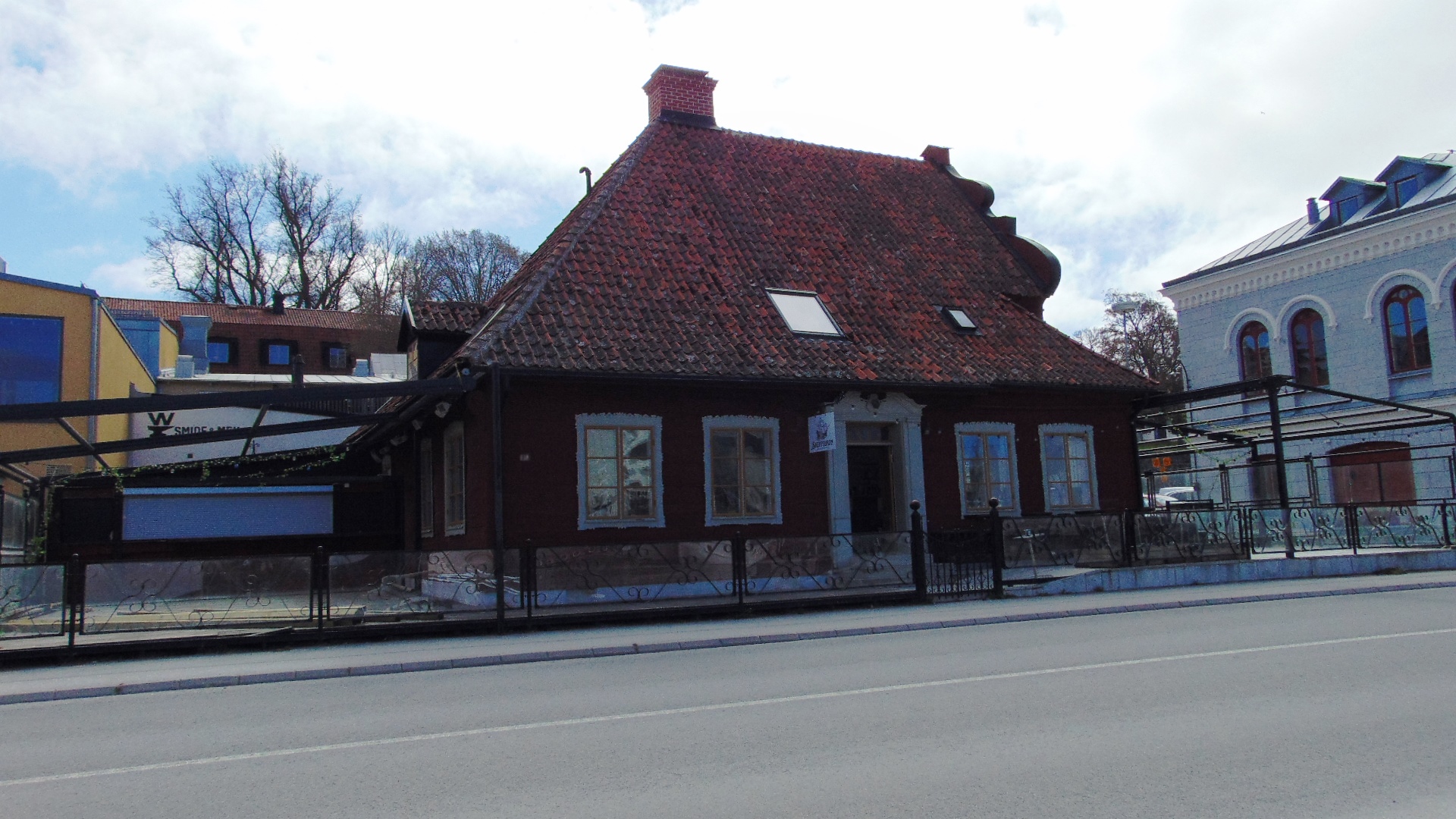 hus.1